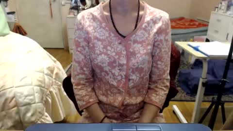 Snapshot of kiuminberry chatting on 11-01-25, 12:18 KiuminBerry online show from 11-01-25, 12:18