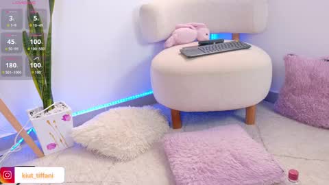 Snapshot of kiut_tiffanii chatting on 10-11-25, 12:04  Tiffanii  online show from 10-11-25, 12:04