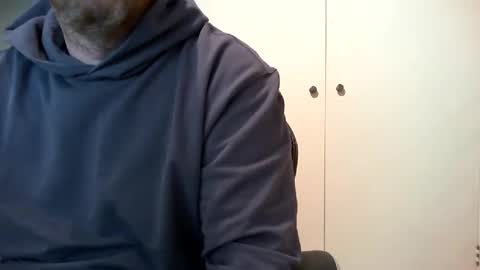 Snapshot of kiwiben45 chatting on 05-31-26, 10:44 Ben online show from 05-31-26, 10:44