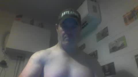 Snapshot of kiwiguy19773 chatting on 05-14-26, 07:37 kiwiguy19773 online show from 05-14-26, 07:37
