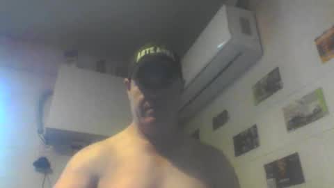 Snapshot of kiwiguy19773 chatting on 06-07-26, 03:10 kiwiguy19773 online show from 06-07-26, 03:10