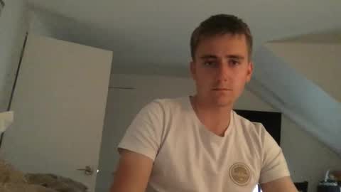 kiwiii762515 online show from 05-01-26, 03:00