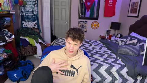 Snapshot of kjpeace chatting on 01-14-25, 02:43 Kyle online show from 01-14-25, 02:43