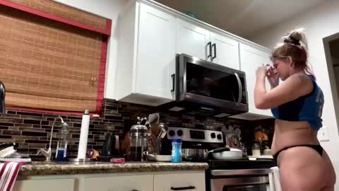 Snapshot of kkayla132 chatting on 12-17-25, 08:26 kkayla132 online show from 12-17-25, 08:26