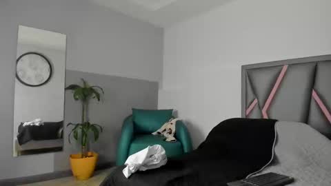 klariz09 online show from 09-18-25, 08:44