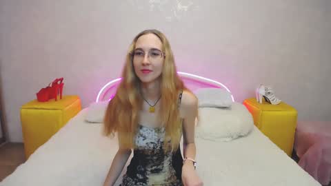 Klary online show from 01-25-25, 12:16