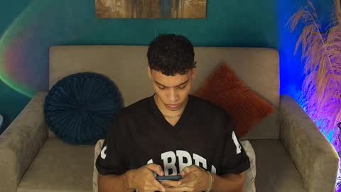 Snapshot of klaton__ chatting on 10-15-25, 10:43 klaton__ online show from 10-15-25, 10:43