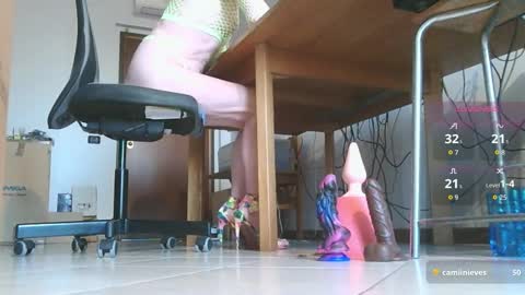 Klaudia online show from 09-28-25, 05:24