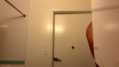 Snapshot of kleinpalace chatting on 11-19-25, 11:32 kleinpalace online show from 11-19-25, 11:32