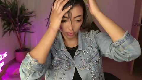 Christina online show from 10-05-25, 03:32