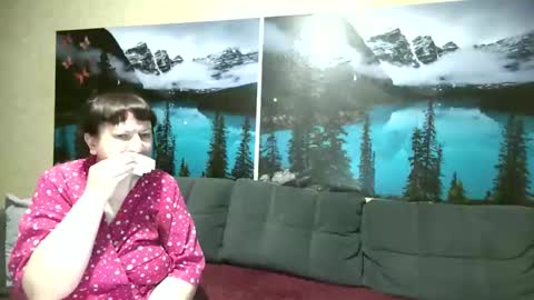 Snapshot of kleosnow chatting on 05-21-26, 08:21 Kleosnow online show from 05-21-26, 08:21
