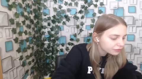 klerkarina online show from 02-19-25, 06:22