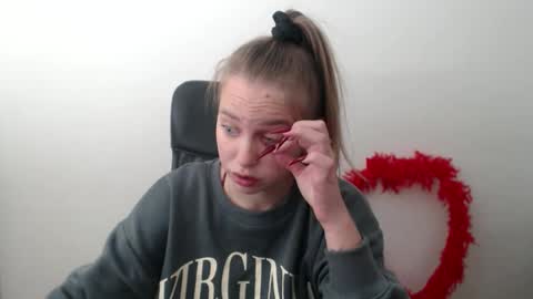 klerkarina online show from 10-20-25, 05:30