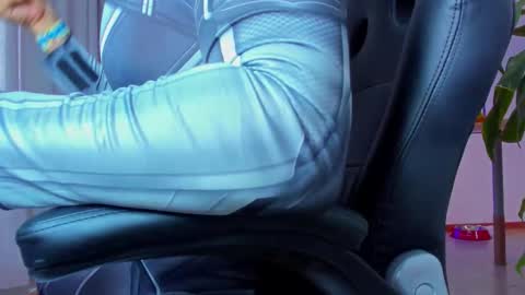 Snapshot of klinsmannwalton chatting on 10-21-25, 12:06 klinsmannwalton online show from 10-21-25, 12:06