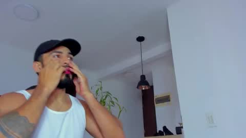 Snapshot of klinsmannwalton chatting on 11-09-25, 12:03 klinsmannwalton online show from 11-09-25, 12:03