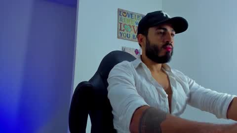 Snapshot of klinsmannwalton chatting on 11-26-25, 10:38 klinsmannwalton online show from 11-26-25, 10:38