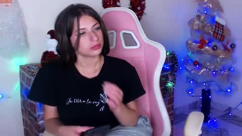 Kloe online show from 12-14-24, 04:34