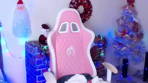 Kloe online show from 12-23-24, 03:50