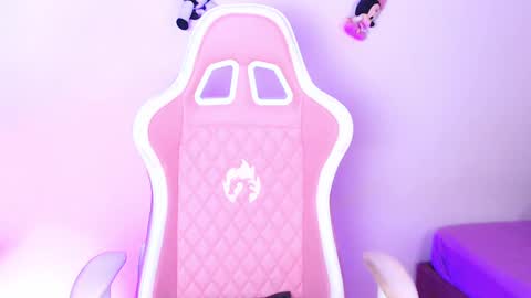 Kloe online show from 01-24-25, 01:35