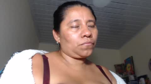 Snapshot of kloe_boobs chatting on 10-26-25, 07:03 Kloe online show from 10-26-25, 07:03
