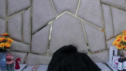 kloe online show from 03-11-25, 04:10