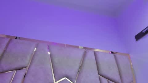 kloe online show from 04-19-26, 05:51