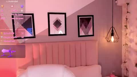 Snapshot of kloe_raize chatting on 02-14-25, 02:07 Kloe online show from 02-14-25, 02:07