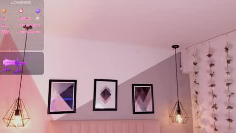 Snapshot of kloe_raize chatting on 02-27-25, 12:21 Kloe online show from 02-27-25, 12:21