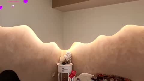 K L O E online show from 09-23-25, 12:08