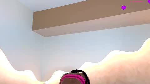 K L O E online show from 10-20-25, 12:16