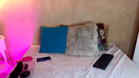 Snapshot of kloee_12 chatting on 05-02-26, 07:19 K L O E online show from 05-02-26, 07:19