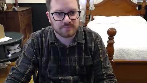 Snapshot of km0079 chatting on 12-18-25, 09:10 Kris online show from 12-18-25, 09:10