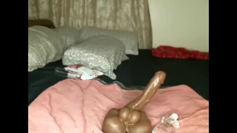 Snapshot of kmagie chatting on 12-20-24, 11:10 kmagie online show from 12-20-24, 11:10