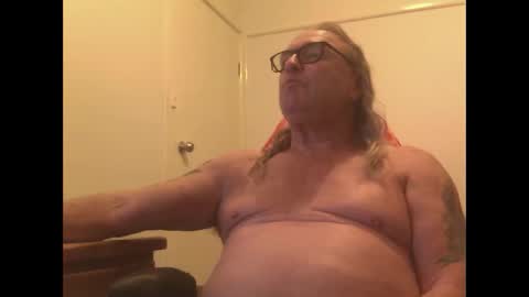 Snapshot of knobout chatting on 03-02-26, 01:19 knobout online show from 03-02-26, 01:19