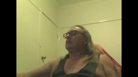 Snapshot of knobout chatting on 03-11-26, 11:27 knobout online show from 03-11-26, 11:27