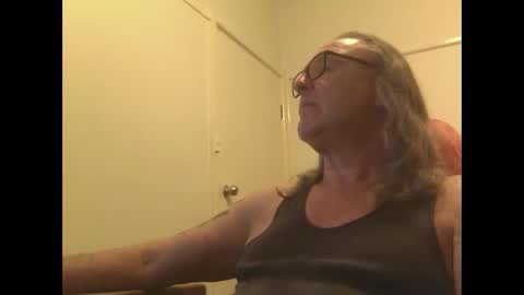 Snapshot of knobout chatting on 03-18-26, 09:23 knobout online show from 03-18-26, 09:23