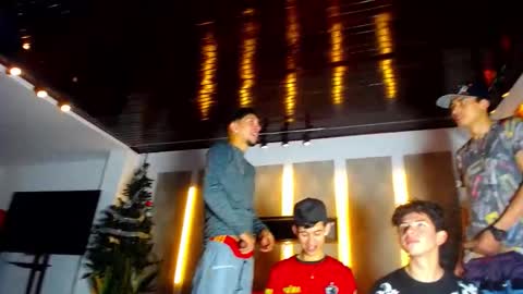 Snapshot of kobayaske chatting on 12-14-25, 04:45 kobayaske online show from 12-14-25, 04:45