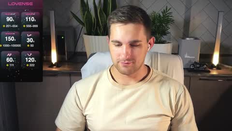 Snapshot of kochka25 chatting on 01-13-25, 06:49 Sweet boy online show from 01-13-25, 06:49