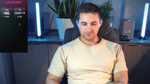 Snapshot of kochka25 chatting on 01-18-25, 11:55 Sweet boy online show from 01-18-25, 11:55