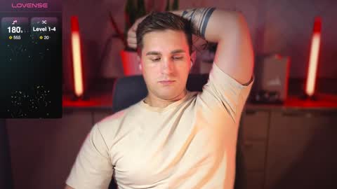 Snapshot of kochka25 chatting on 01-20-25, 06:53 Sweet boy online show from 01-20-25, 06:53