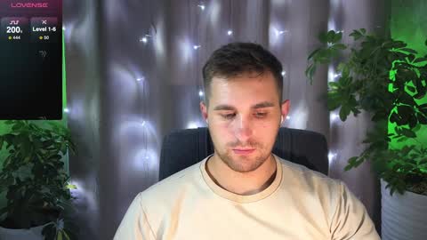 Snapshot of kochka25 chatting on 02-01-25, 07:02 Sweet boy online show from 02-01-25, 07:02