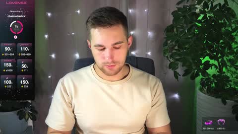 Snapshot of kochka25 chatting on 02-02-25, 07:20 Sweet boy online show from 02-02-25, 07:20