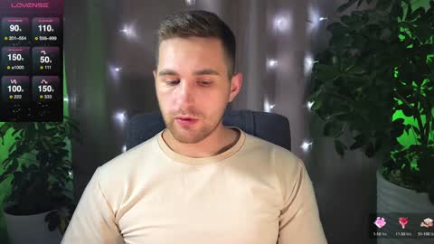 Snapshot of kochka25 chatting on 02-02-25, 07:46 Sweet boy online show from 02-02-25, 07:46