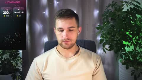 Snapshot of kochka25 chatting on 02-04-25, 06:46 Sweet boy online show from 02-04-25, 06:46