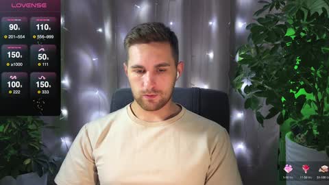 Snapshot of kochka25 chatting on 02-05-25, 11:39 Sweet boy online show from 02-05-25, 11:39