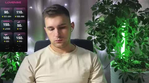 Snapshot of kochka25 chatting on 02-10-25, 06:53 Sweet boy online show from 02-10-25, 06:53