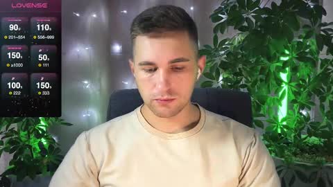 Snapshot of kochka25 chatting on 02-11-25, 07:02 Sweet boy online show from 02-11-25, 07:02