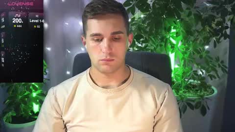 Snapshot of kochka25 chatting on 02-22-25, 07:58 Sweet boy online show from 02-22-25, 07:58