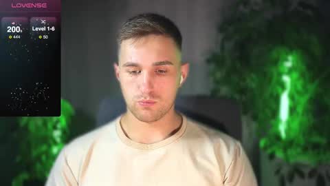 Snapshot of kochka25 chatting on 02-26-25, 09:05 Sweet boy online show from 02-26-25, 09:05