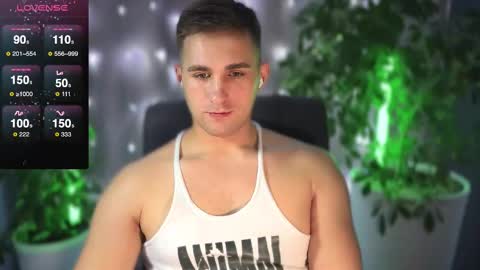 Snapshot of kochka25 chatting on 03-01-25, 08:10 Sweet boy online show from 03-01-25, 08:10